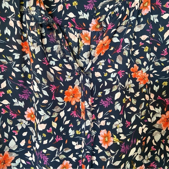 Daniel Rainn - Bernal Split Neck Blouse - Picture 5 of 14